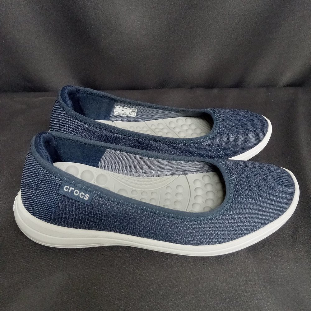 CROCS Reviva Flat Size 6